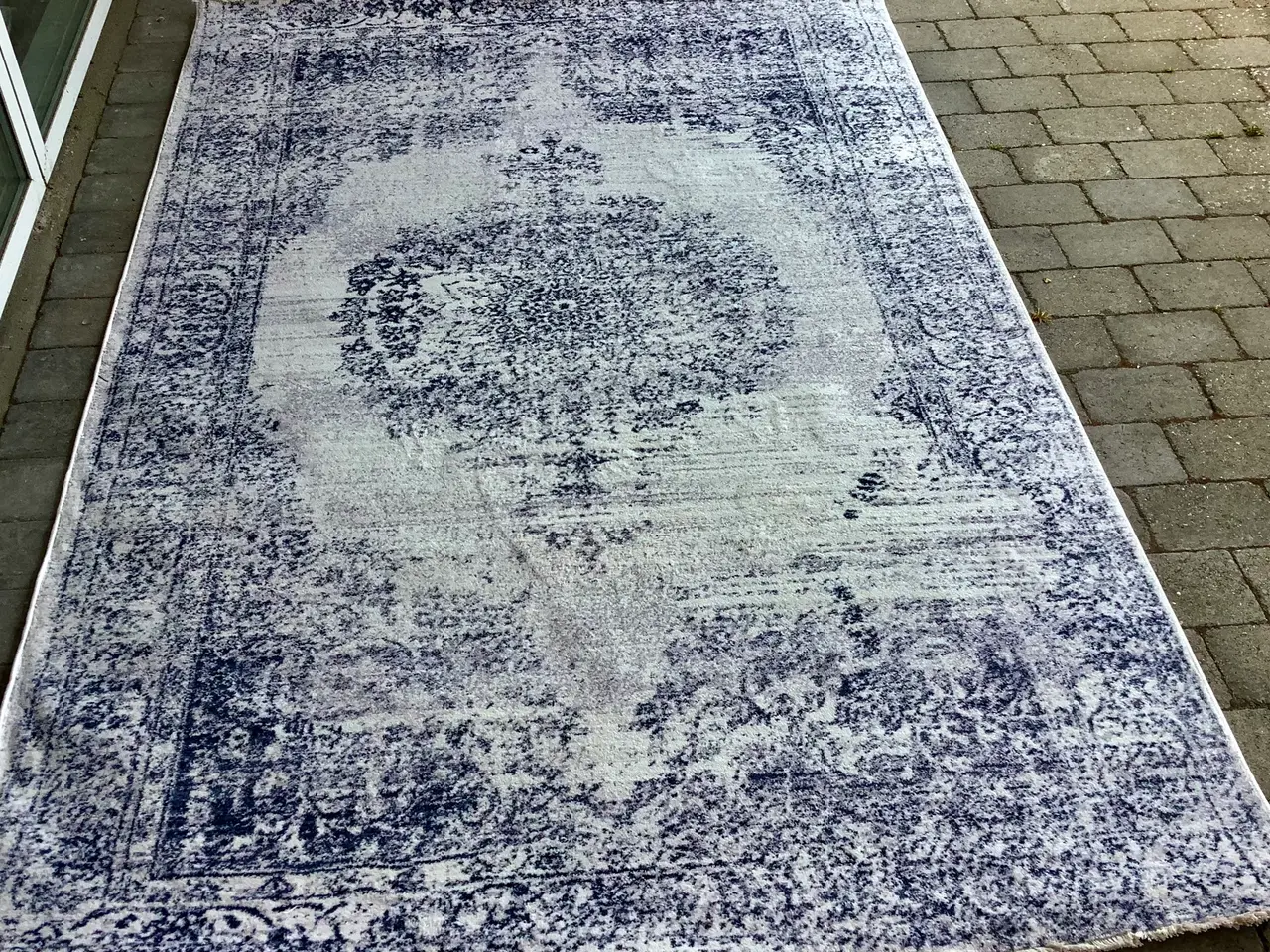 Billede 1 - Orientalsk mønstret tæppe, str 190x290 cm.