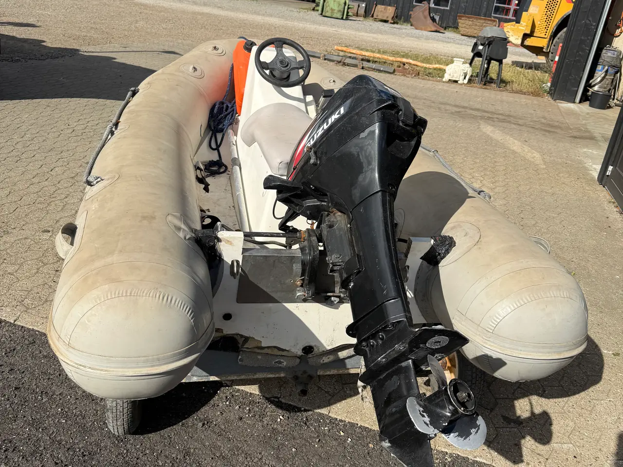 Billede 2 - Gummibåd men 15 hk motor