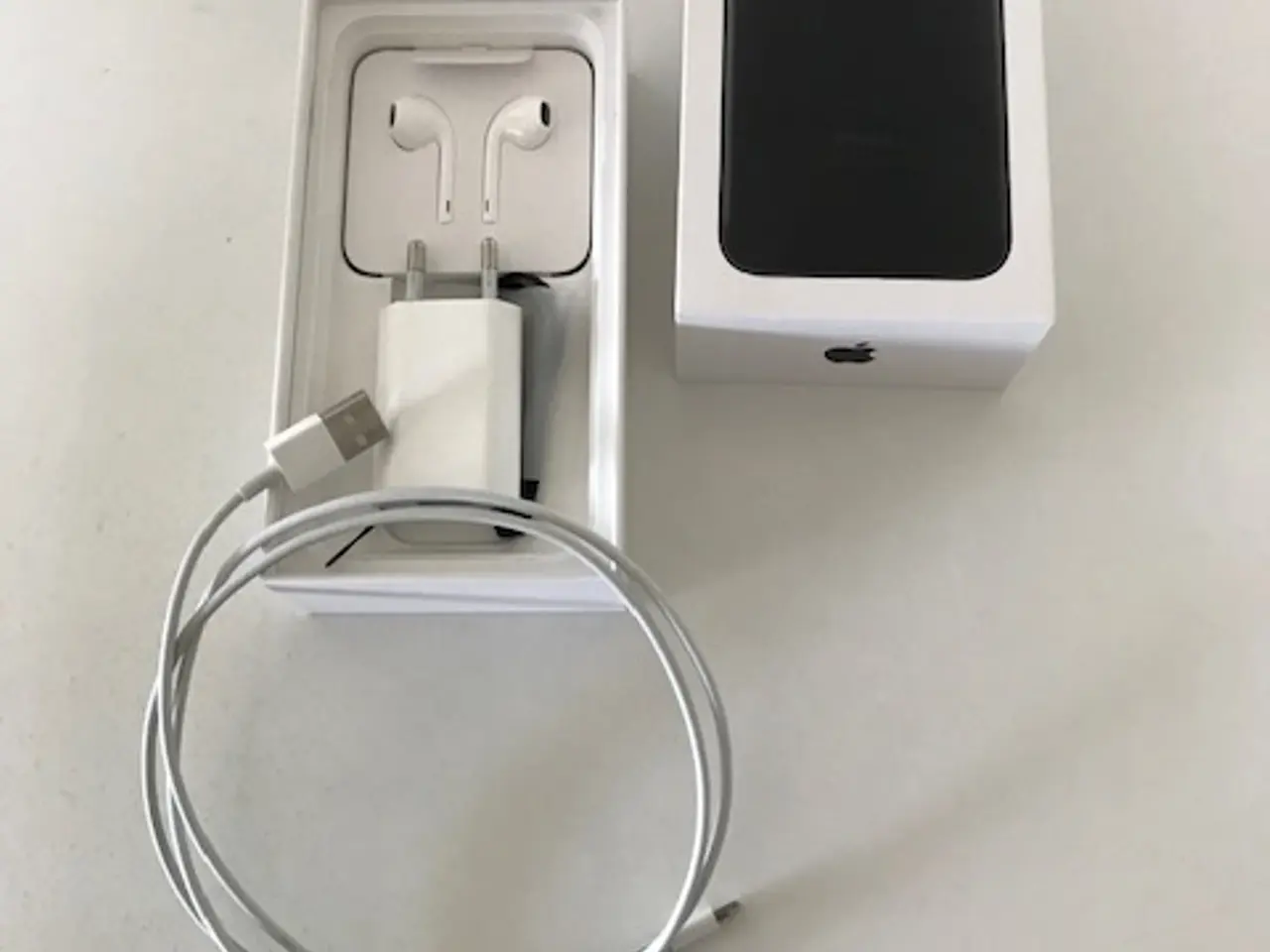 Billede 6 - Iphone 7 sort 32 GB Næsten som ny