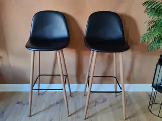 2 Barstole