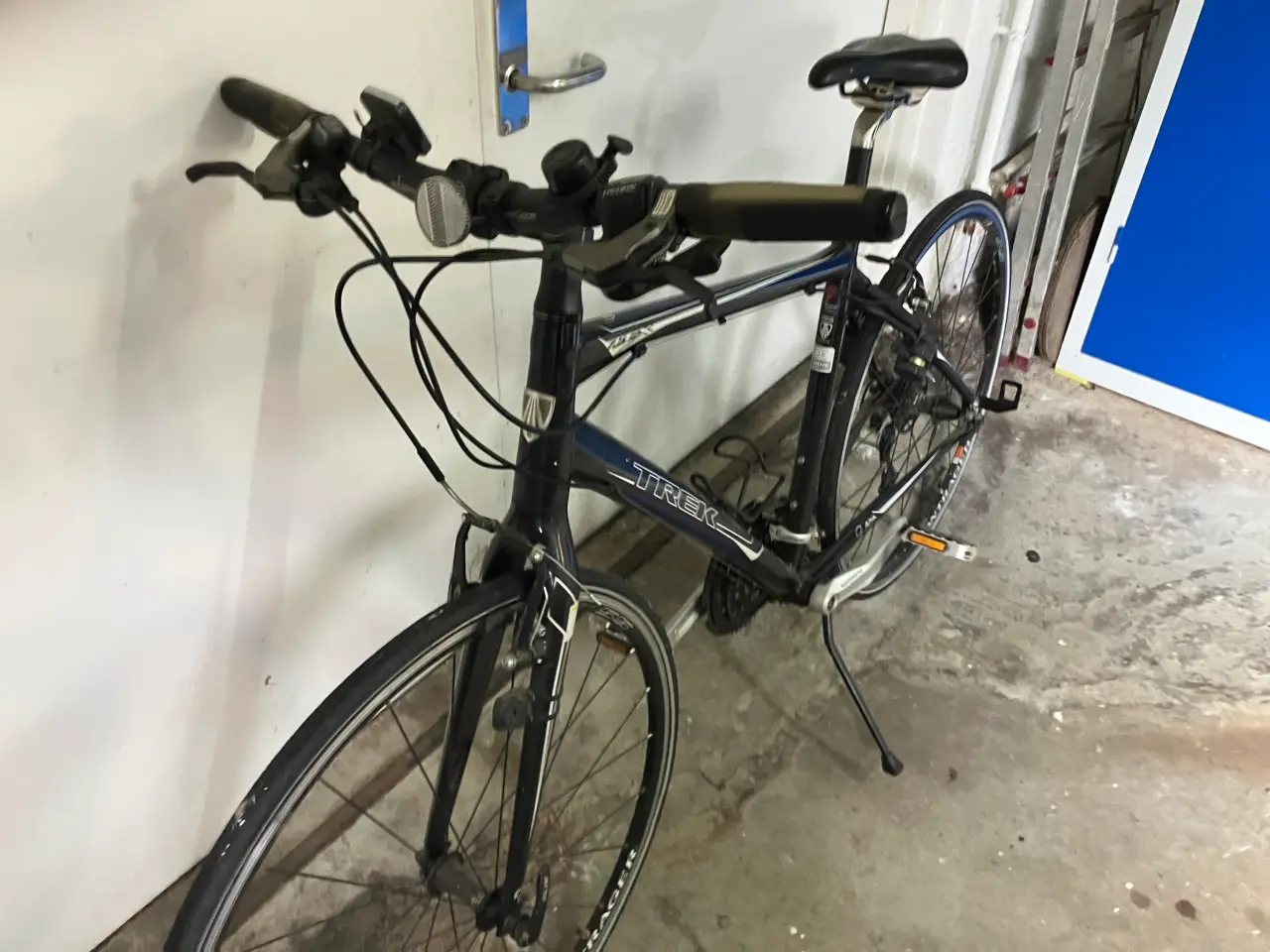 Billede 2 - Fin Trek cykel med 27 gear. Brugt meget lidt.