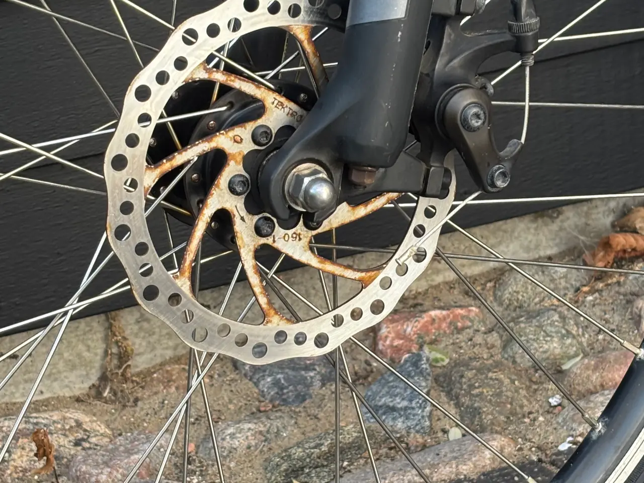 Billede 5 - Børnecykel 24” blå - MBK Mud XP