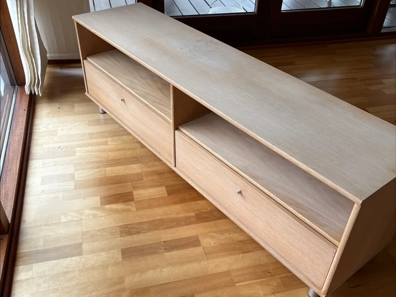 Billede 1 - Lav kommode med låger