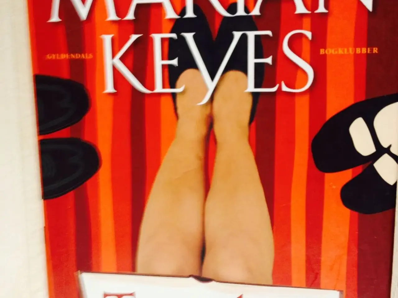 Billede 1 - Tre sider af samme sag af Marian Keyes 