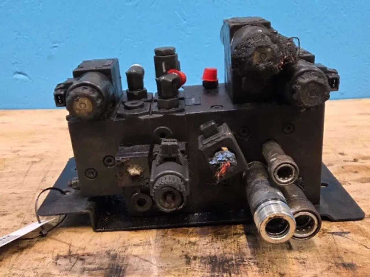 Billede 9 - New Holland CR9.90 Hydraulikventil 84457511