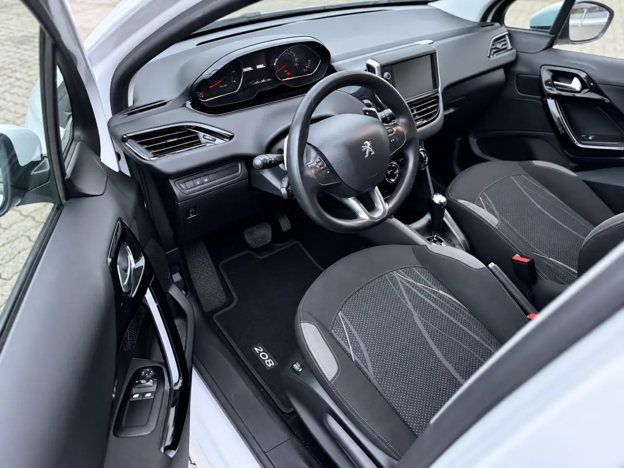 Billede 7 - Peugeot 208 1,4 e-hdi automatgear