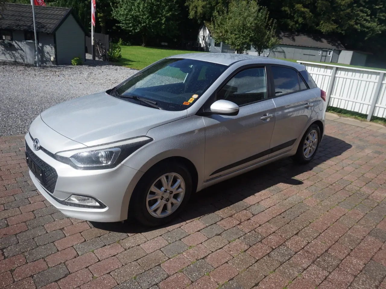Billede 2 - Hyundai i20 1,25 EM-Edition