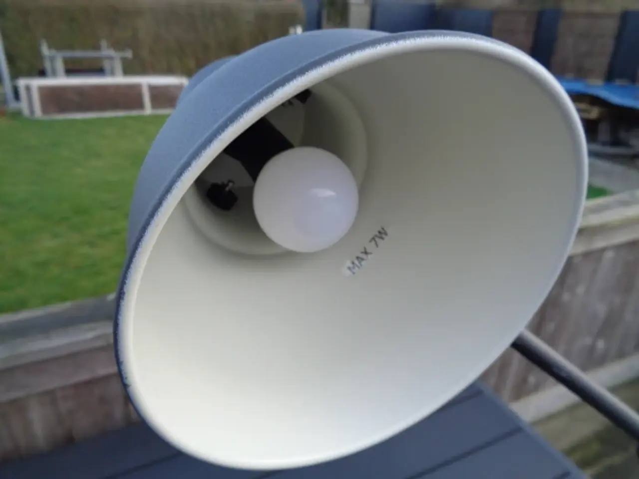 Billede 2 - Bordslampe med trådløs opladning