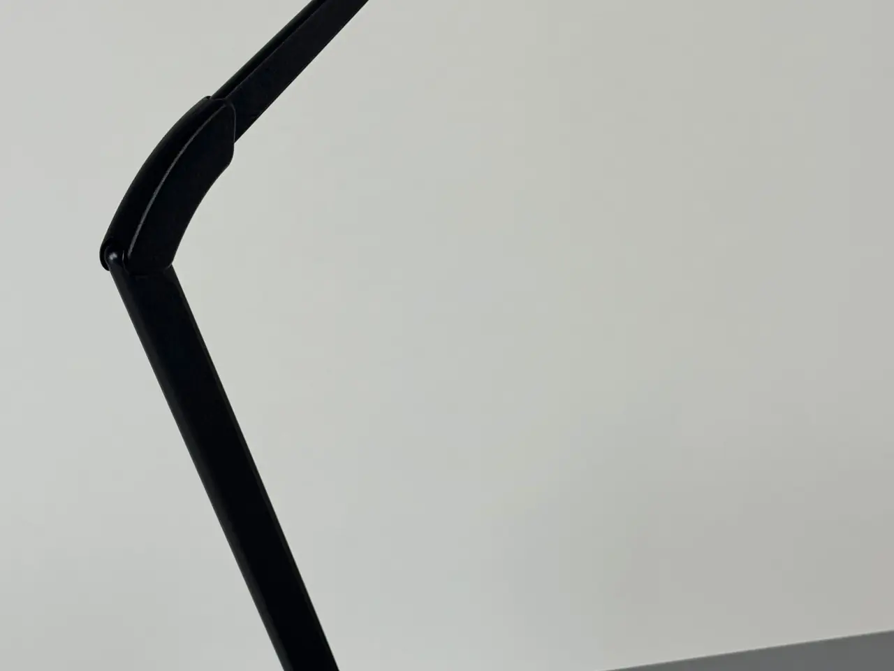 Billede 5 - Luxo Ovelo LED Bordlampe – Sort
