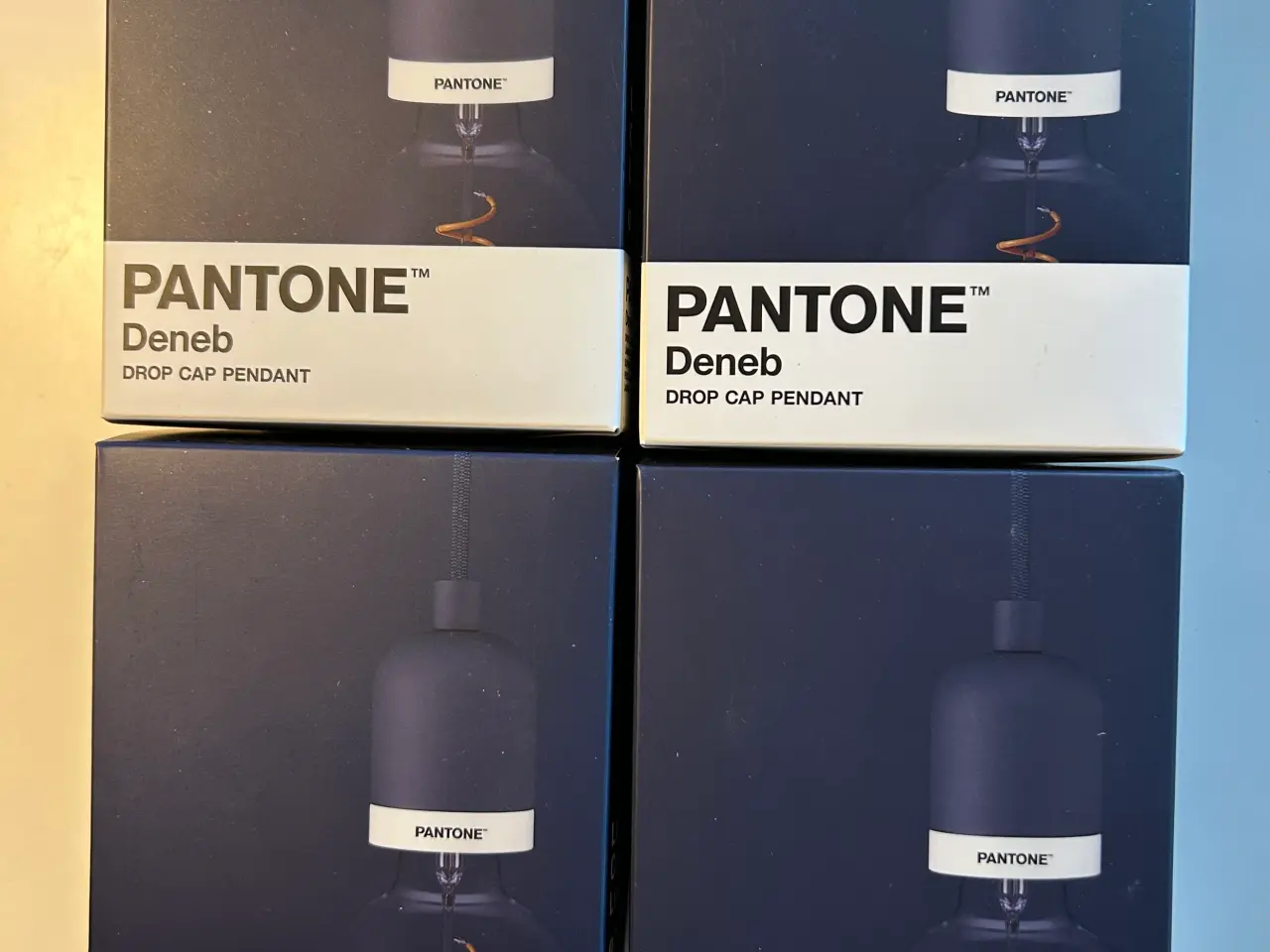 Billede 1 - Pendel, Pantone e3Light, 4 stk.(1 for 95 kr.)