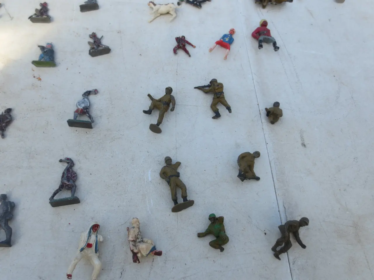 Billede 4 - 93 stk Figurer og Dyr