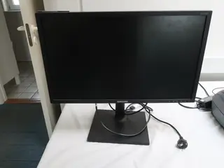 Samsung 24" skærm