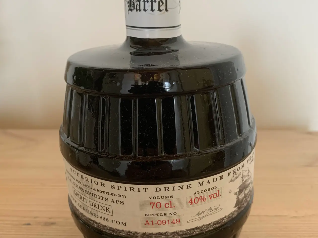 Billede 3 - Black Barrel Navy Spiced rom 70 cl 40%