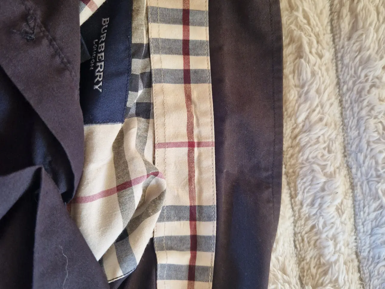 Billede 4 - Burberry kortærmet skjorte S/M sort herre bomuld