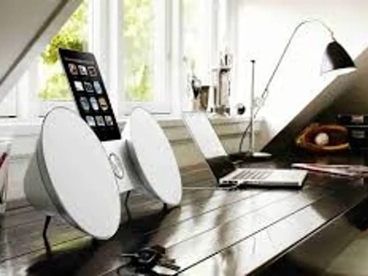 Billede 13 -  BeoSound 8 iPod Dock mobilen følger med