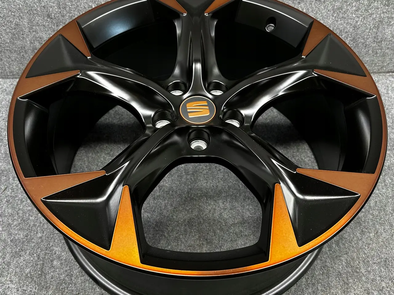 Billede 1 - CUPRA FORMENTOR BORN 19 8J x 19"