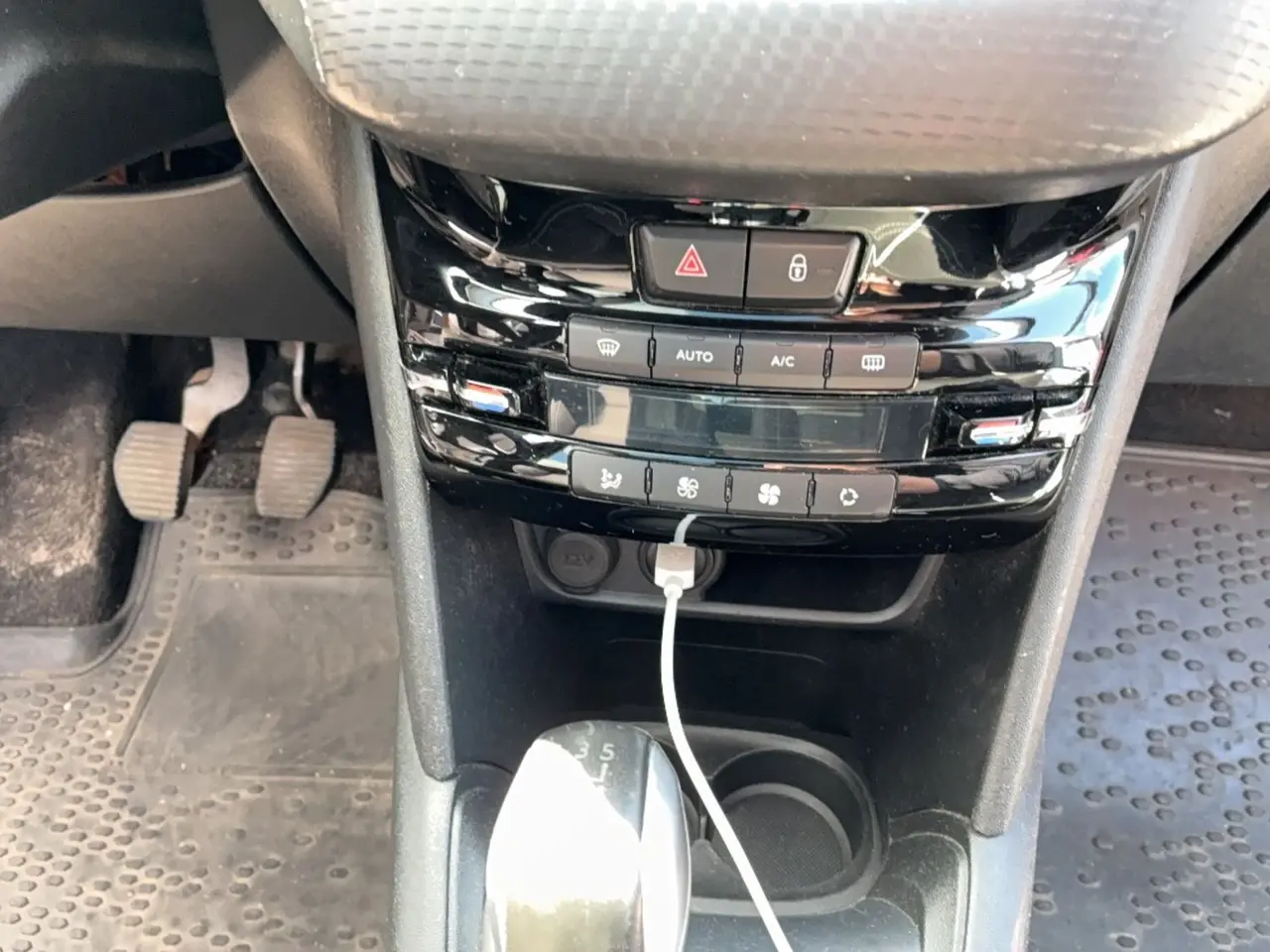 Billede 3 - Peugeot 208 1,6 BlueHDi 100 Allure Sky