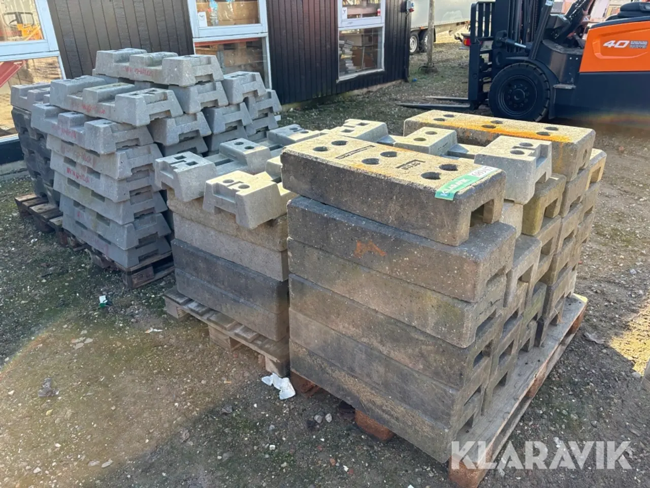 Billede 2 - Byggehegns fødder 4 paller