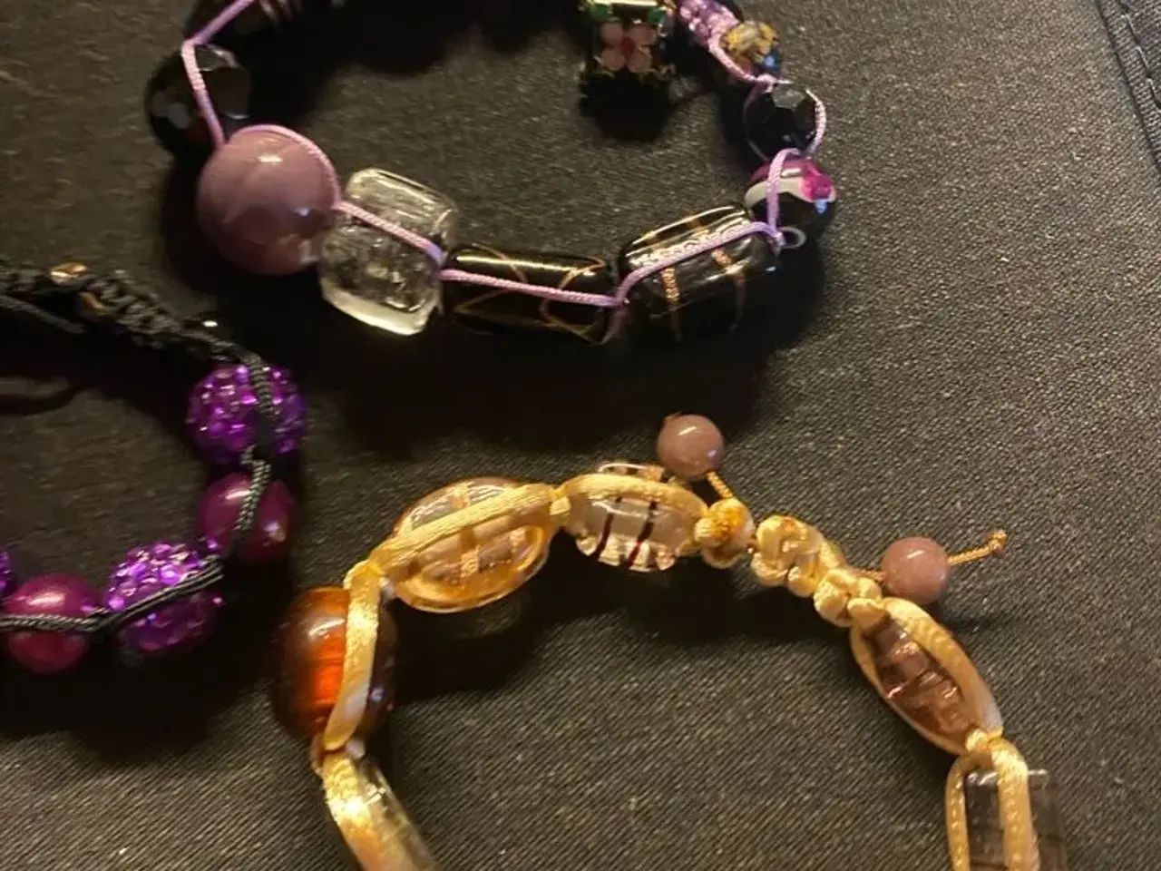 Billede 9 - Nye knyttede armbånd