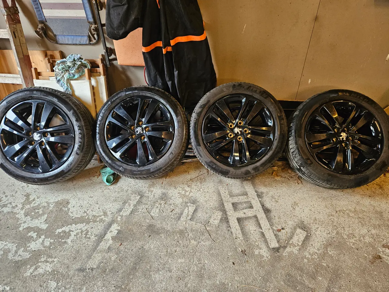Billede 1 - Peugeot 17" originale alufælge med Michelin 225/50
