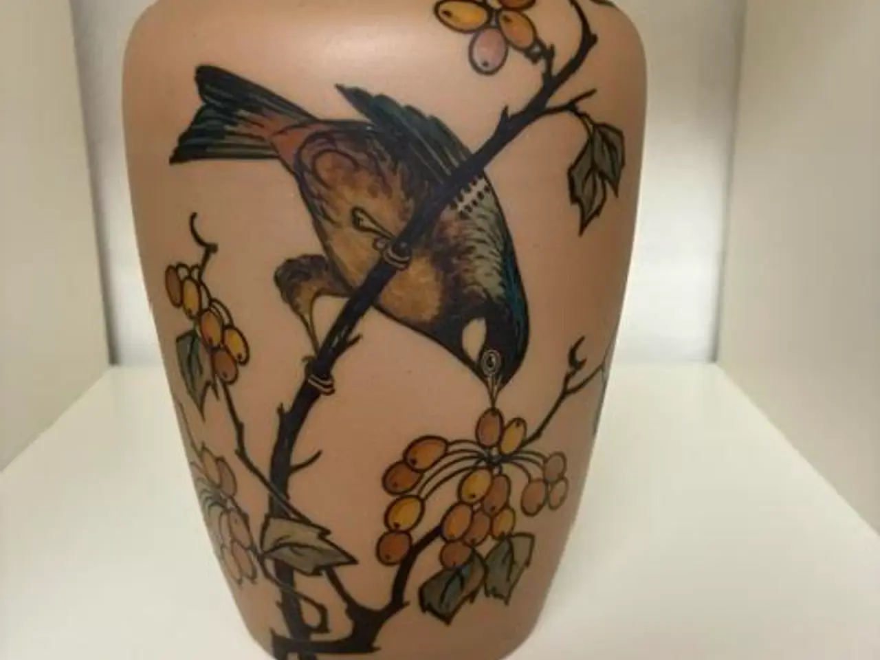 Billede 1 - Hjorth vase med fuglemotiv 20 cm høj