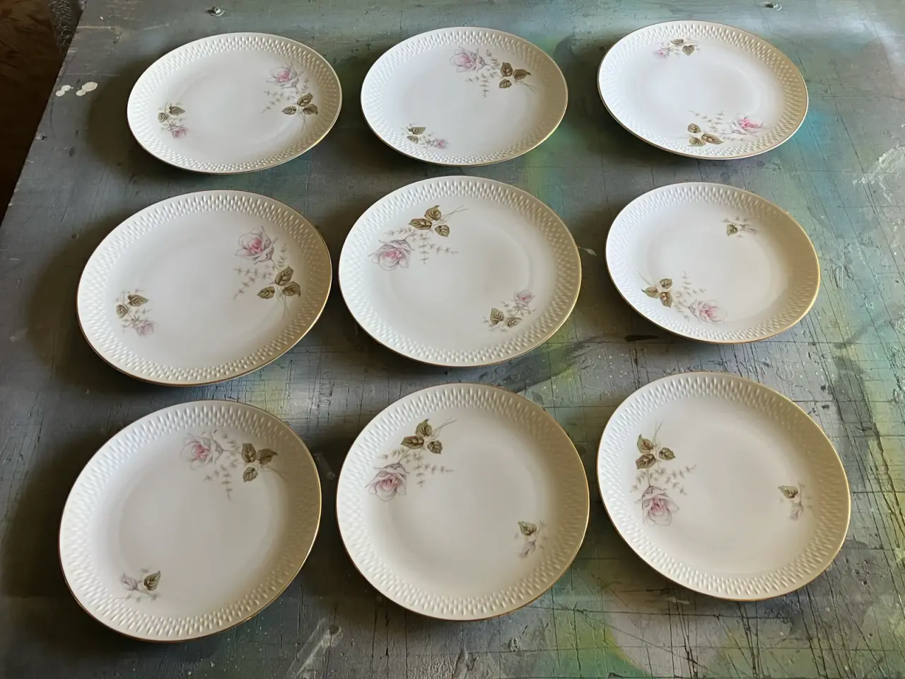 Billede 3 - Blomstret porcelænsstel med tallerkener, kopper og