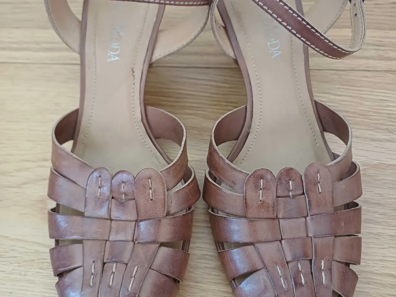 Billede 2 - Bella Moda kilehæl læder sandaler