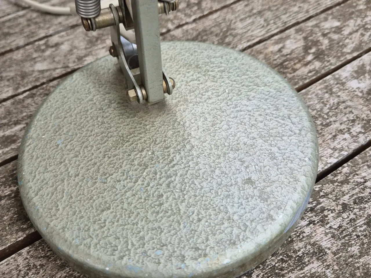 Billede 9 - Fleksibel bordlampe i metallicgrå