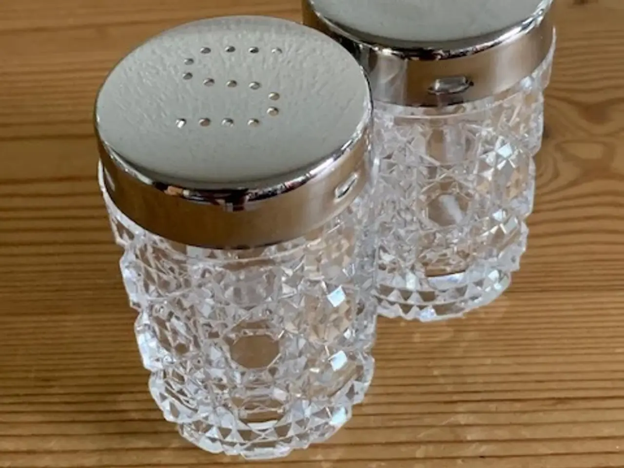 Billede 2 - Salt- og pebersæt i glas og rustfrit stål 18/8