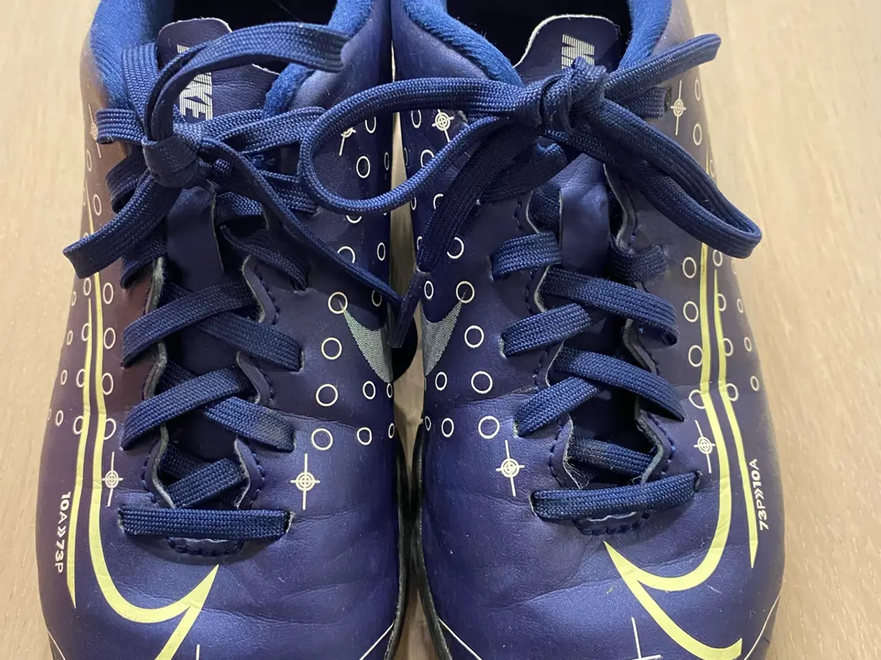 Billede 4 - Fodboldstøvler 31 og sneakers 33