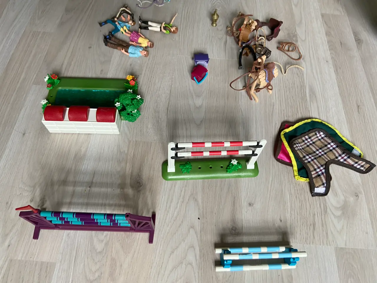 Billede 7 - Schleich hestestald m.m