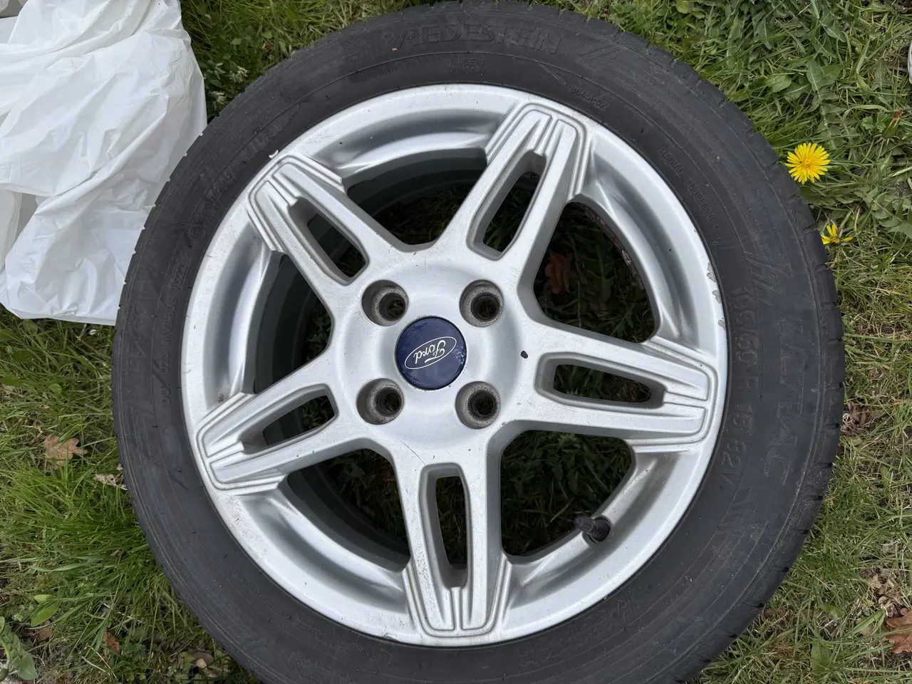 Billede 2 - Sælger std Ford Fiesta fælge 