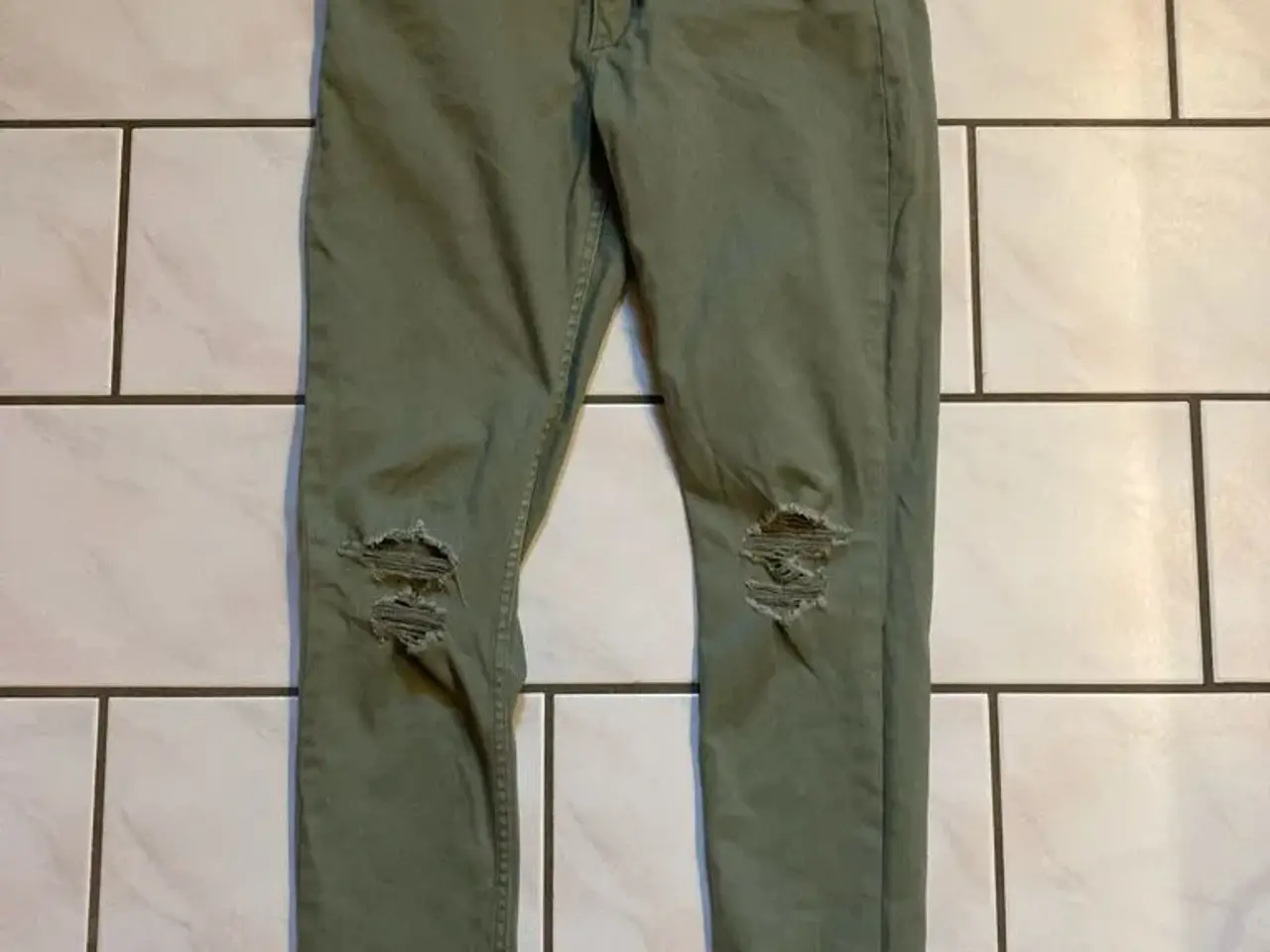 Billede 1 - Armygrønne cowboybukser str. 152
