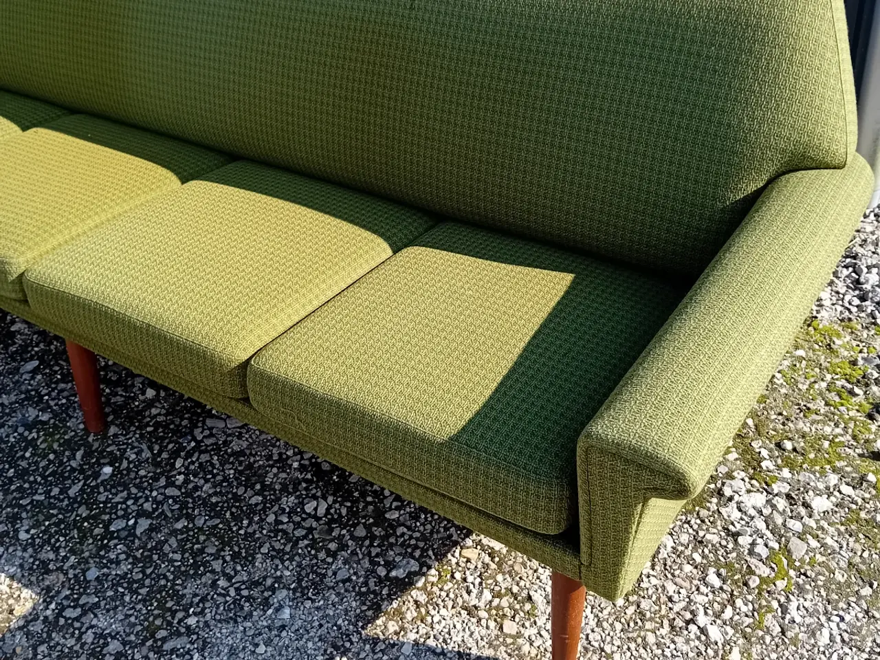 Billede 1 - Sofa retro, flot i betrækket.