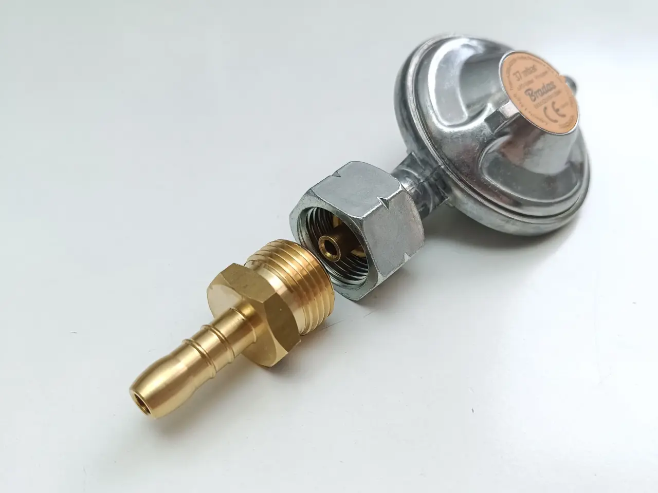 Billede 3 - NY! 37mbar Gasregulator 2 x udgang til 9-10mm