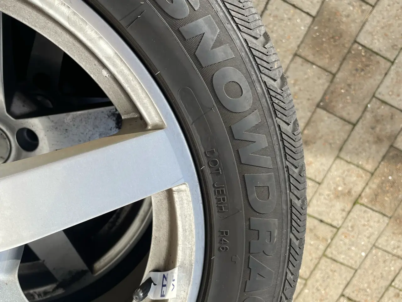 Billede 5 - Vinterdæk på alufælg 225/50R 17