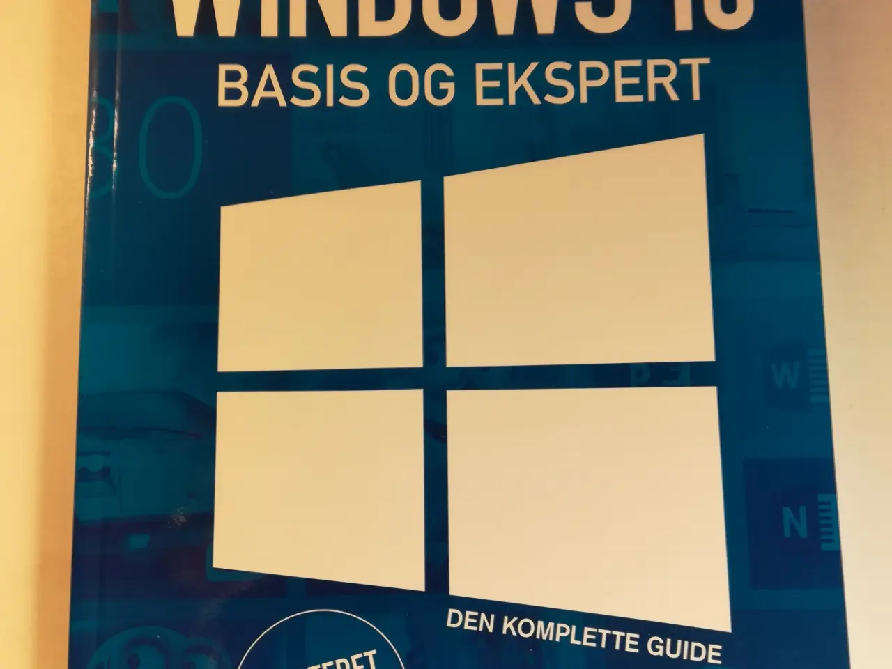 Billede 1 - Windows 10 - Basis og ekspert - bog 304 s.