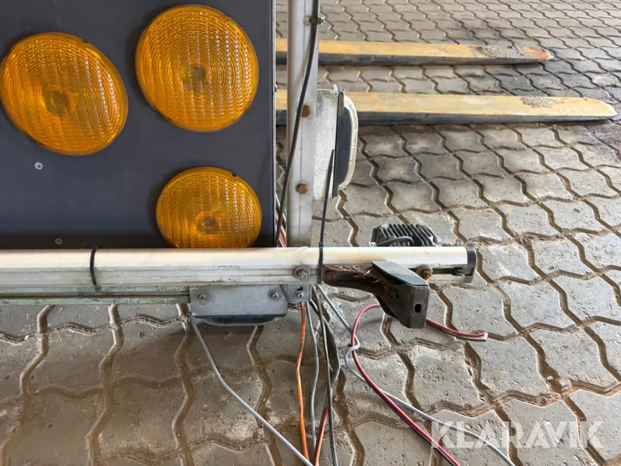 Billede 6 - LED lys-/pilskilte 2 Styk