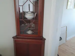 Hjørneskab