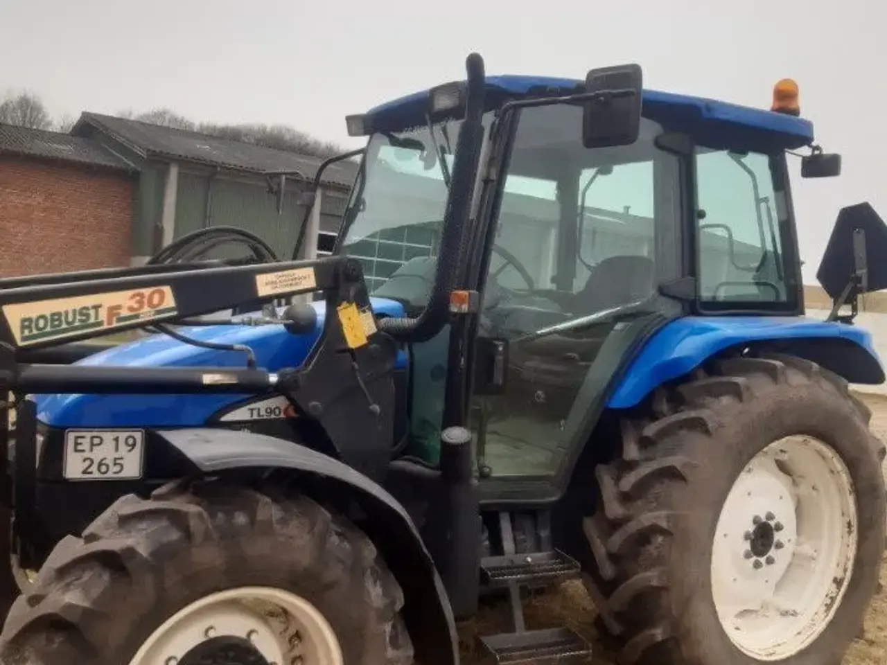 Billede 3 - Traktor med frontlæsser købes