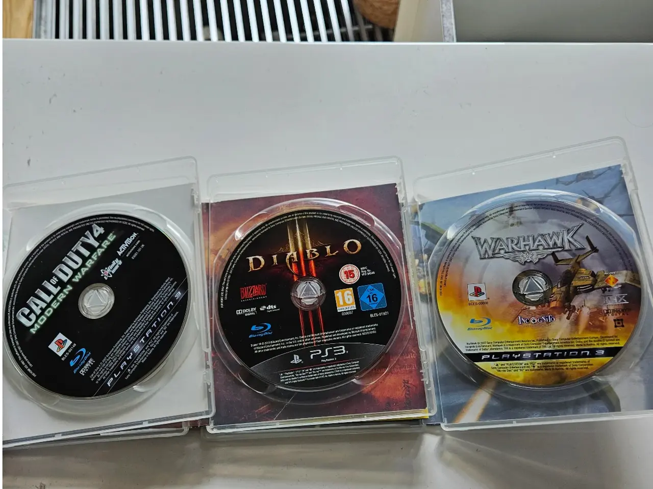 Billede 4 - Ps3 med 2 blå controllere