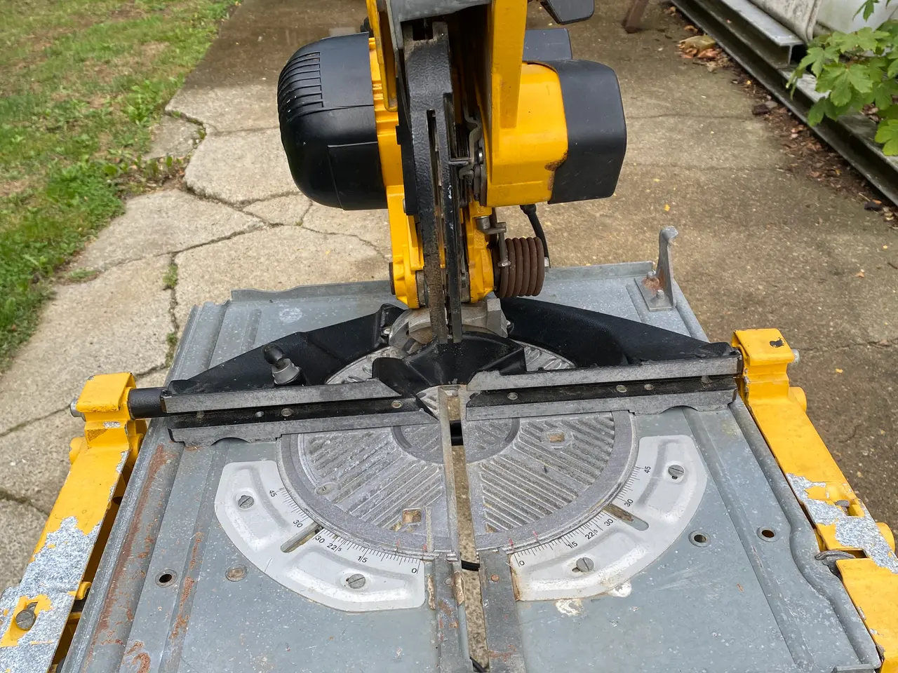 Billede 2 - DeWalt 743 vendbar kap geringssav