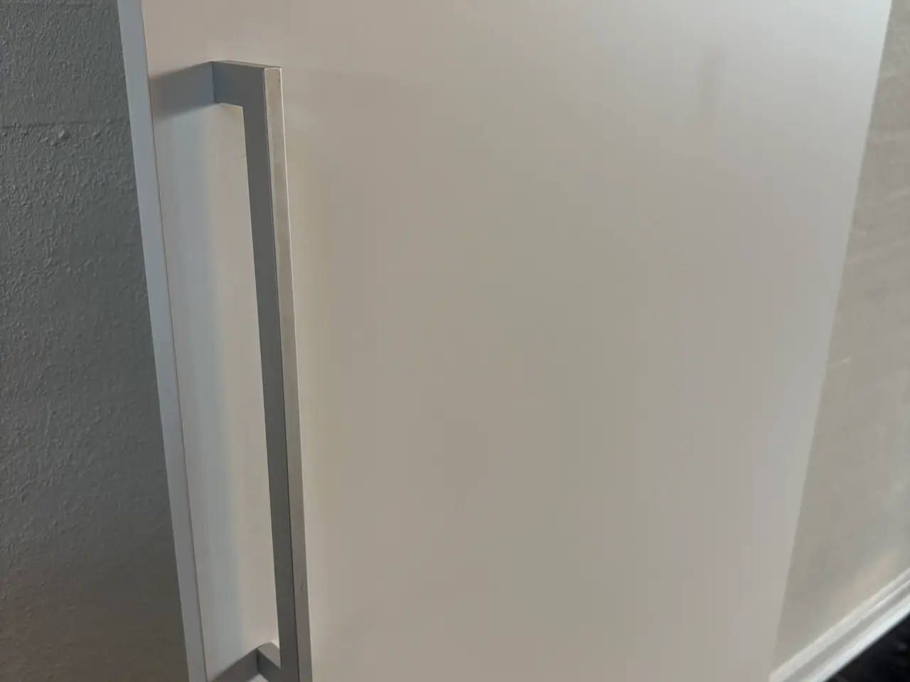 Billede 2 - HTH låger i hvid laminat