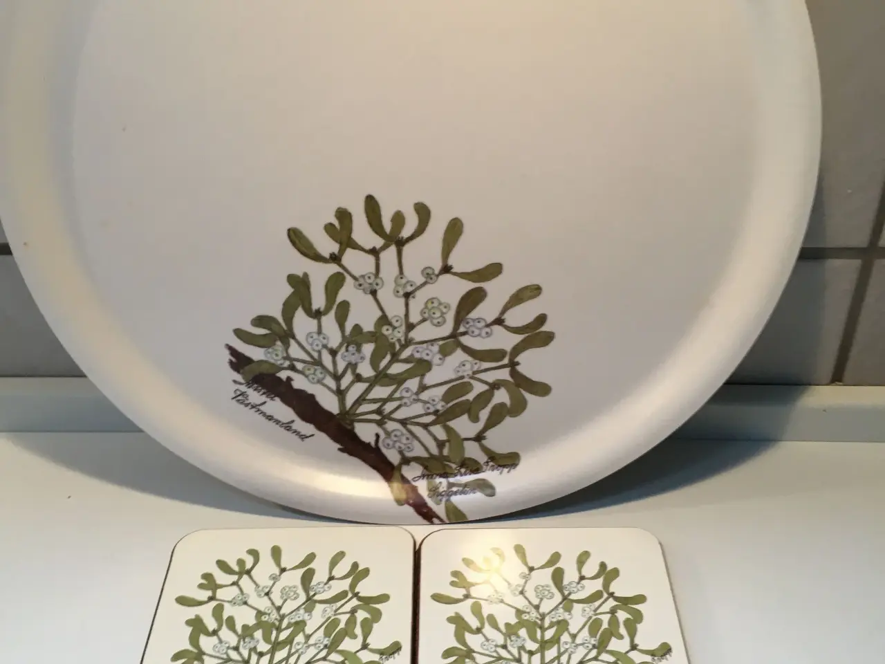 Billede 1 - Træbakke og 6 coasters med deco.
