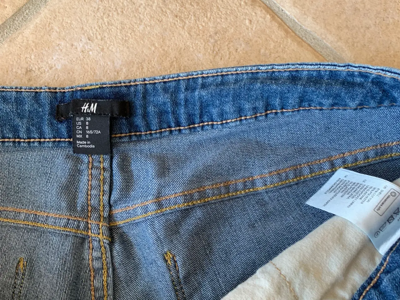 Billede 3 - H&M denim shorts str.38