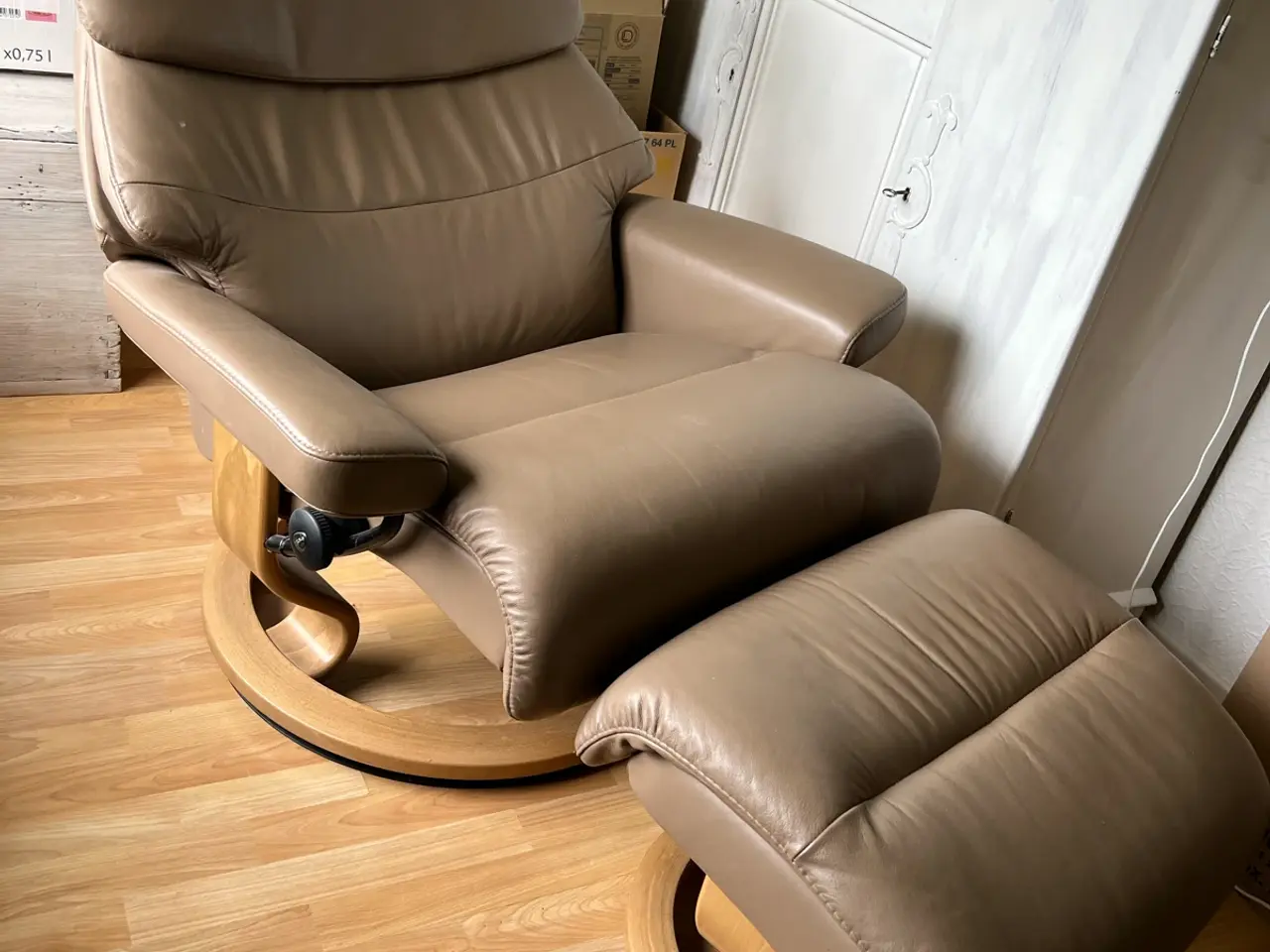 Billede 1 - Stressless stol og fodskammel