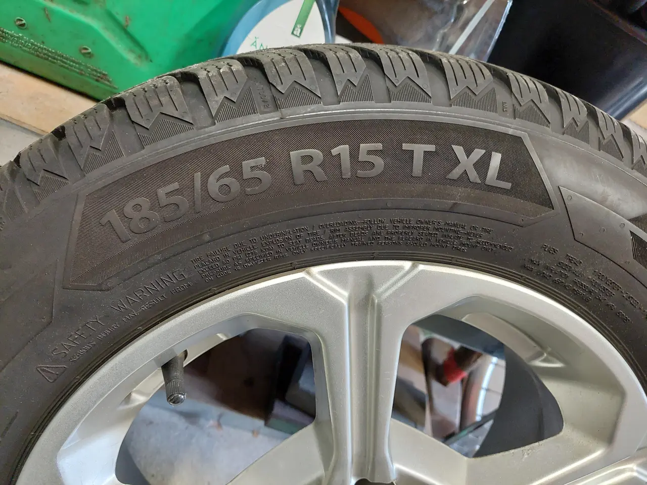 Billede 3 - har4 stk 185/65R15 TXL barum vinterdæk til salg