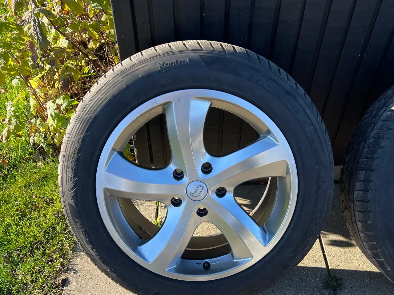Billede 2 - VW Alufælge sælges billigt 