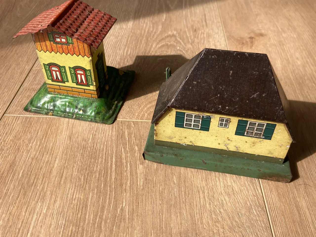 Billede 2 - Antikke huse til modeltog skala 0