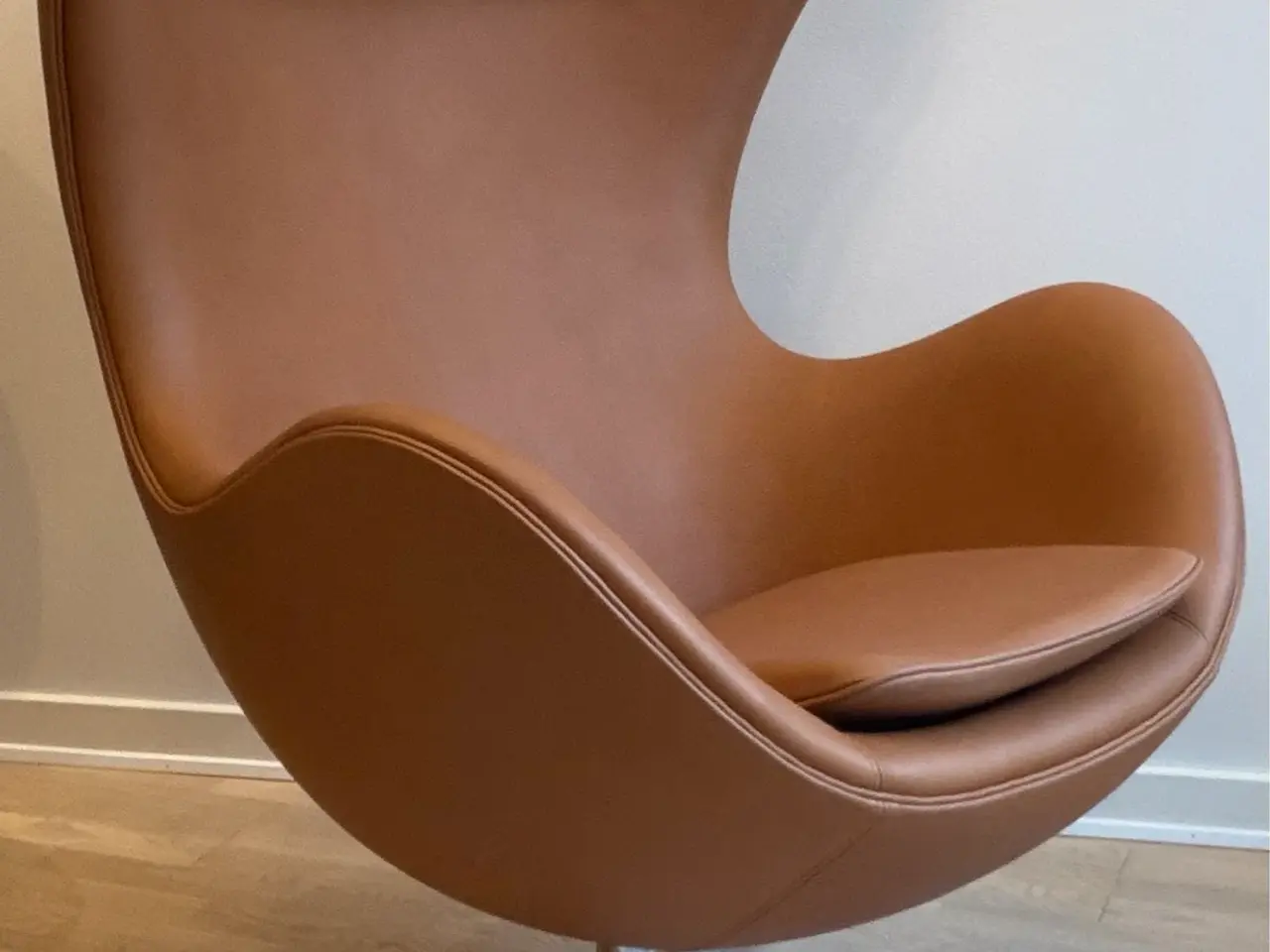 Billede 1 - Ægget af Arne Jacobsen - FH - Nypolstret